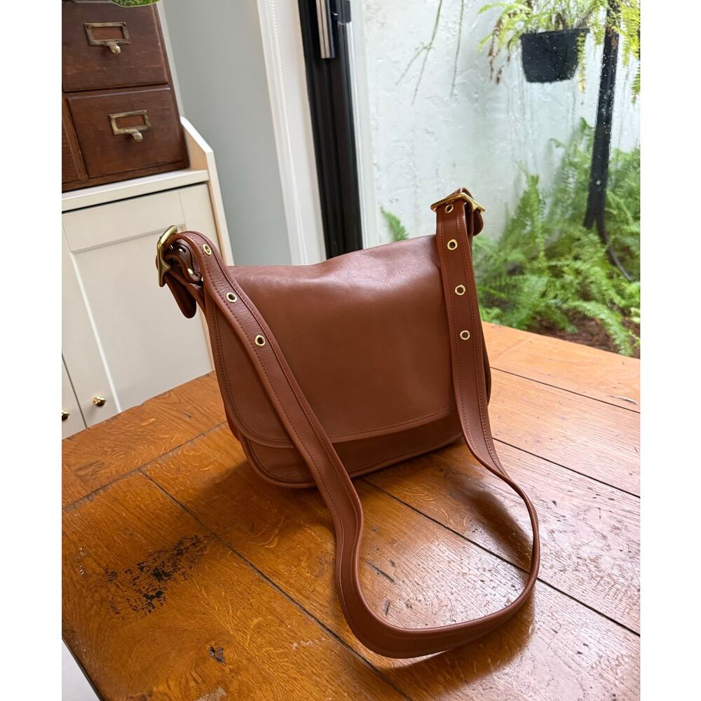 Vintage Coach Patricia Saddle Shoulder Bag | #9951 | Camel Brown Leather